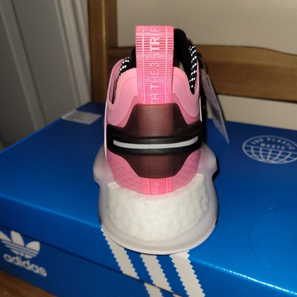 Pink NMD V3 Youth/Women's - Picture 3 of 5
